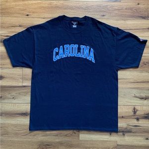 🏁 UNC t shirt

#carolina
#unc
#navy
#champion
#tshirt